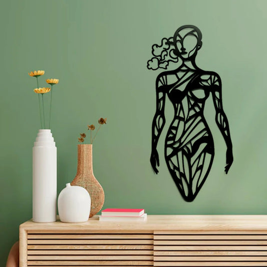 Silueta de mujer. 50x25 cms.